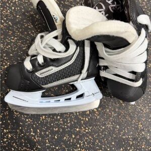 Winnwell AMP300 Youth Ice Hockey Skates w/ Balance Blades